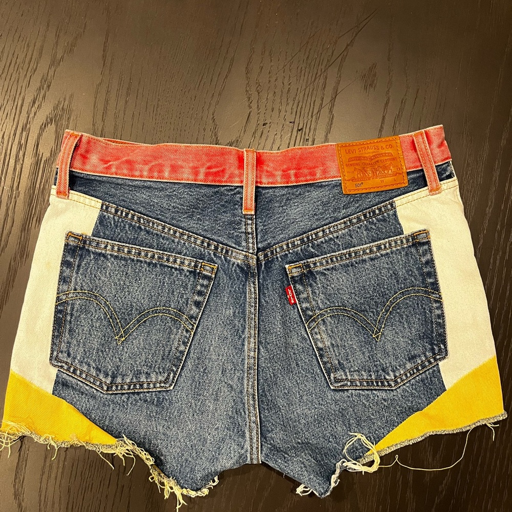 Levi’s Colorful Denim Shorts - Picture 5 of 6